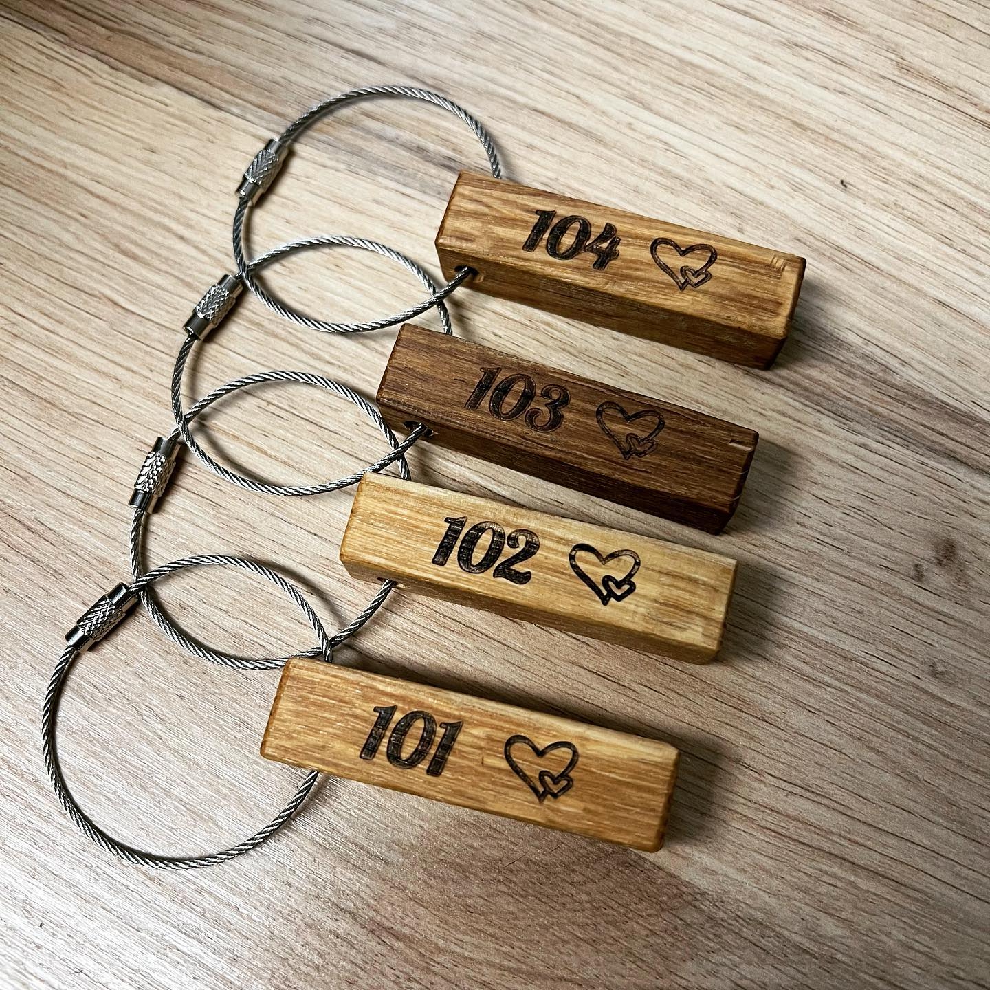 Schluesselanhaenger-HolzEiche Schluesselanhänger Holz Eiche